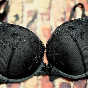 Victoria's Secret Black Embroidered Bra Push Up 36 D